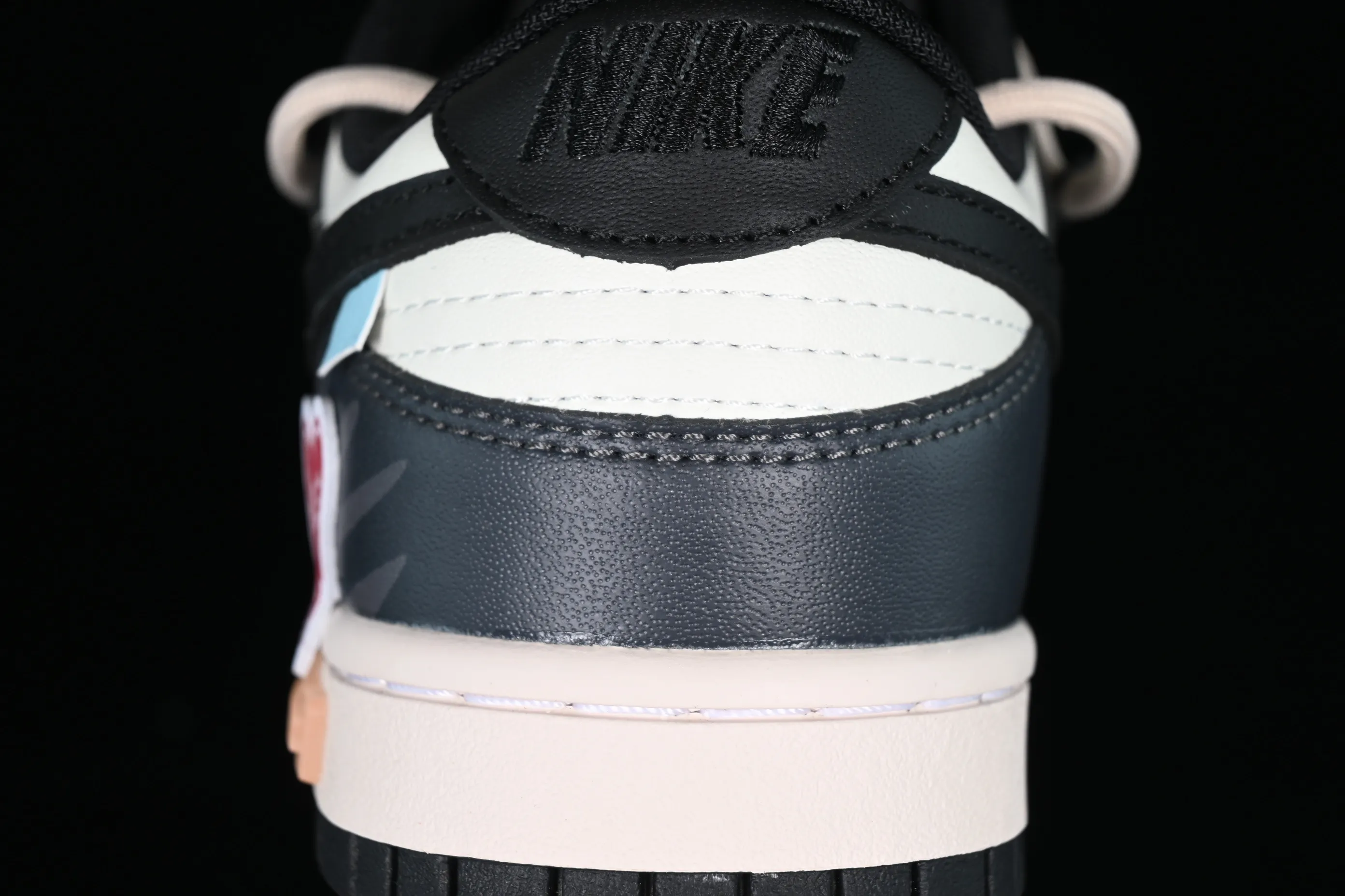 All Categories Nk SB Dunk Series Nk SB Dunk Low Low-top sneakers Nk Dunk Low Panda Prank Psychedelic Love Panda Distressed SB strap low-top casual sneakers DD1391-100